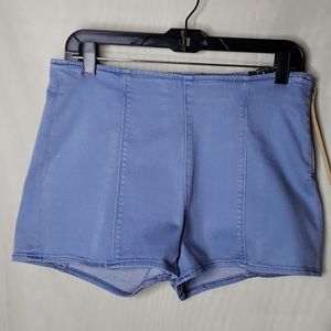 ❗NEW❗Women's 1970s style high rise shorts